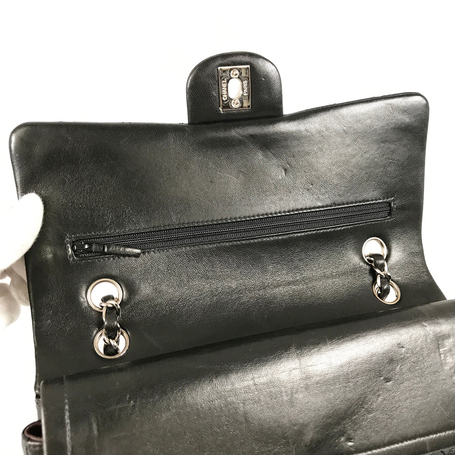 CHANEL Matelasse 25 Shoulder bag