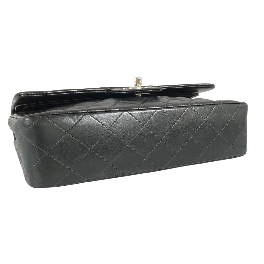 CHANEL Matelasse 25 Shoulder bag