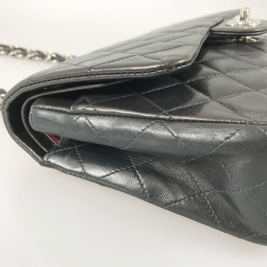 CHANEL Matelasse 25 Shoulder bag