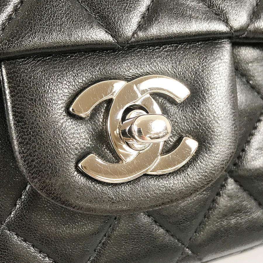 CHANEL Matelasse 25 Shoulder bag