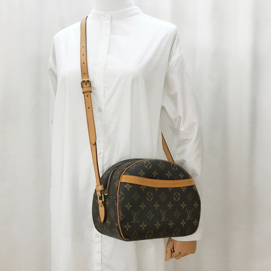 LOUIS VUITTON Monogram Blower M51221 Shoulder bag