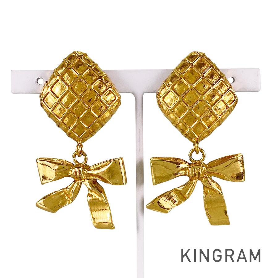 CHANEL Earring