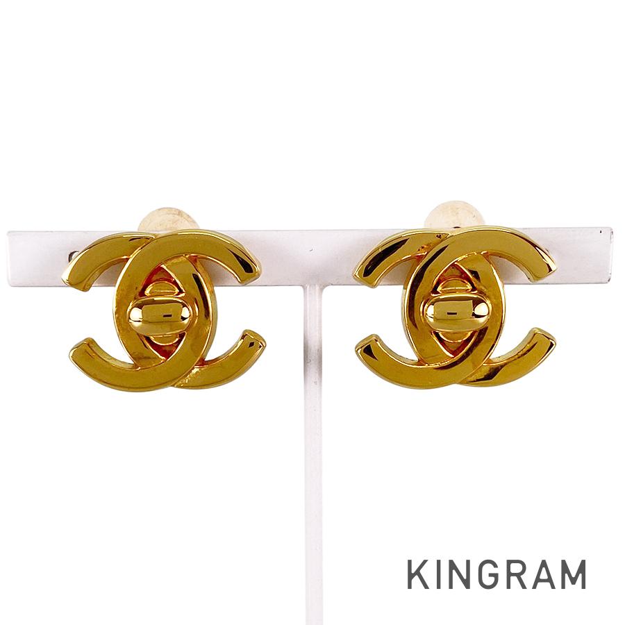 CHANEL Earring