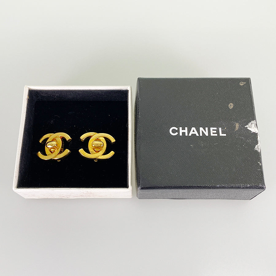 CHANEL Earring