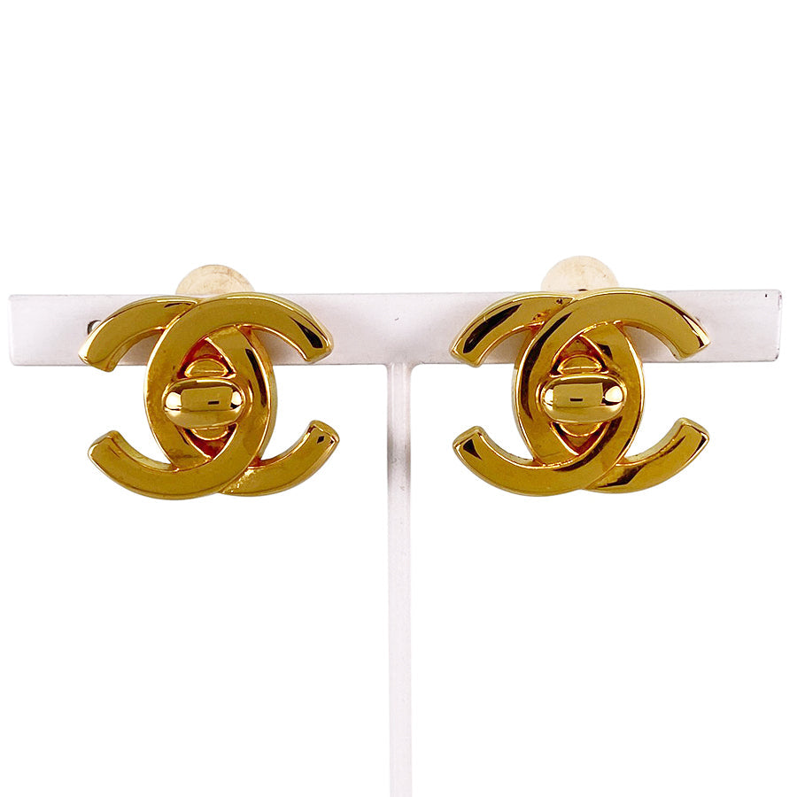 CHANEL Earring