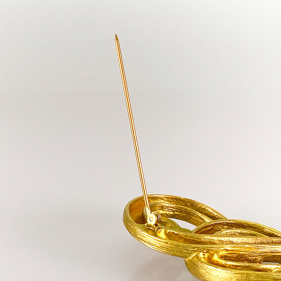 CHANEL 95C Brooch