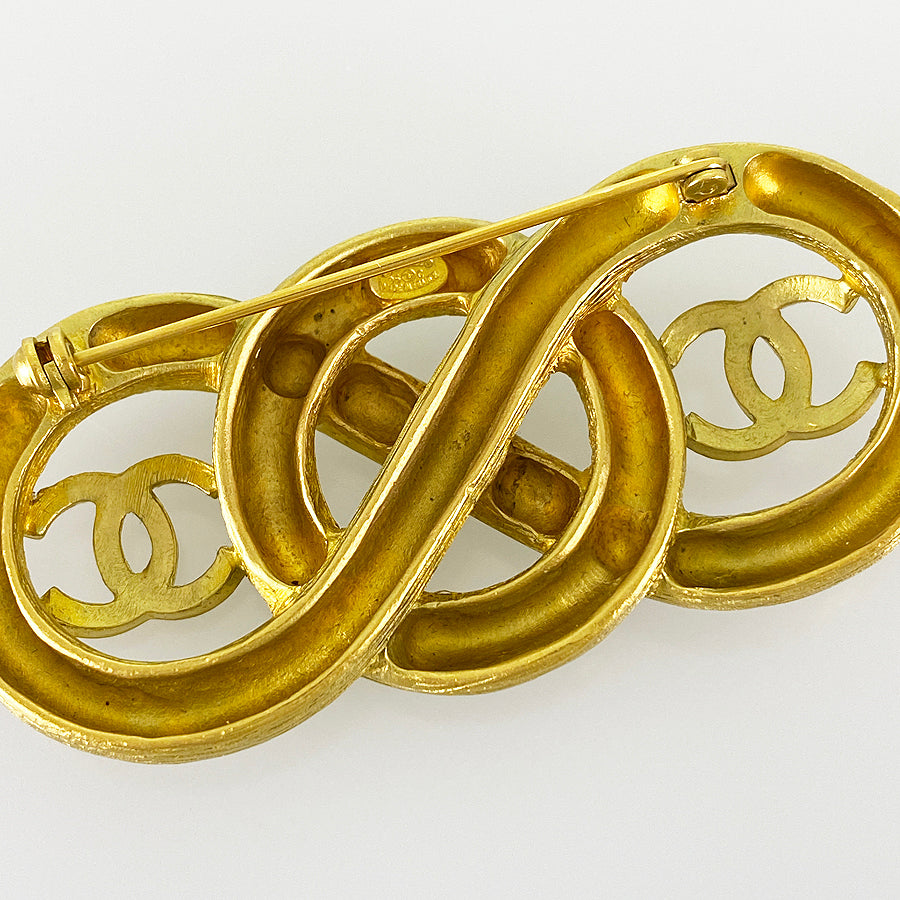 CHANEL 95C Brooch