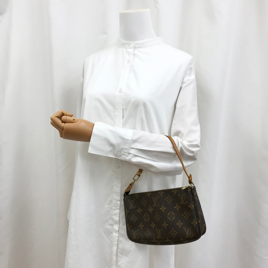 LOUIS VUITTON Monogram Pochette Accessoires M51980 Pouch