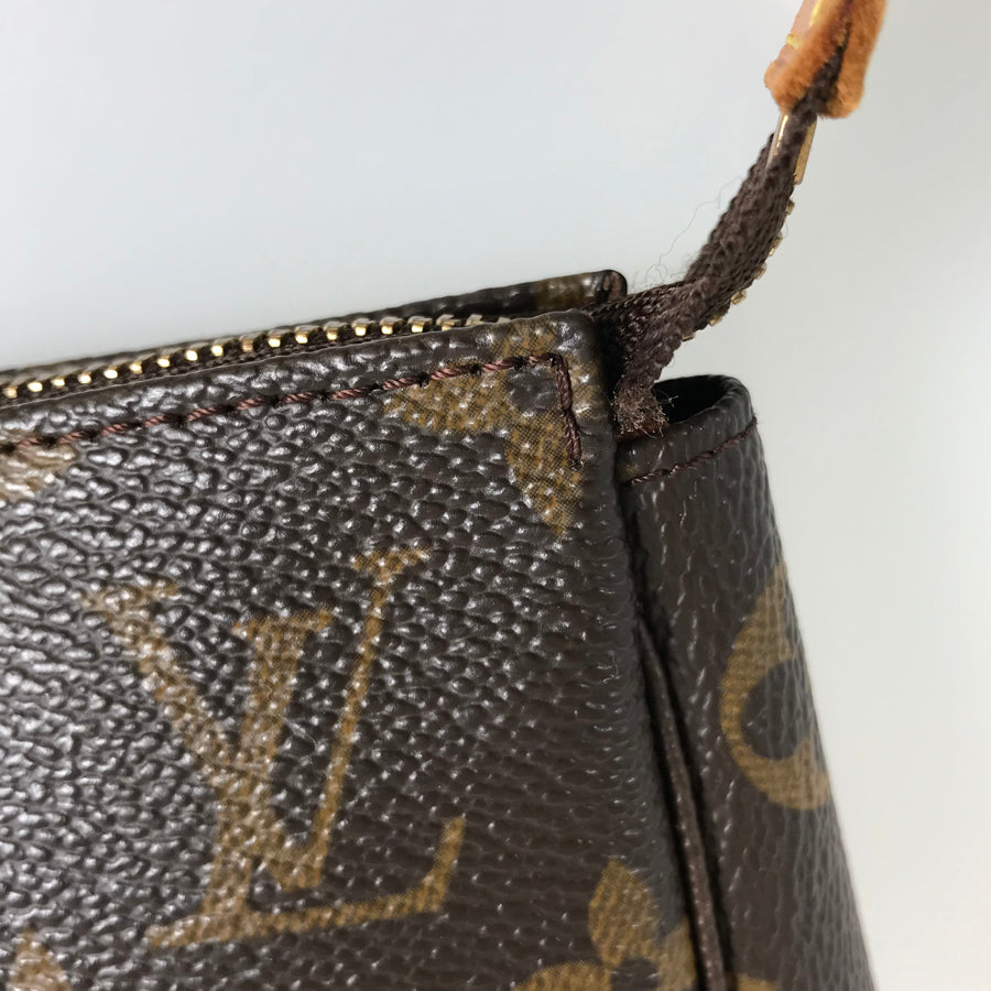 LOUIS VUITTON Monogram Pochette Accessoires M51980 Pouch