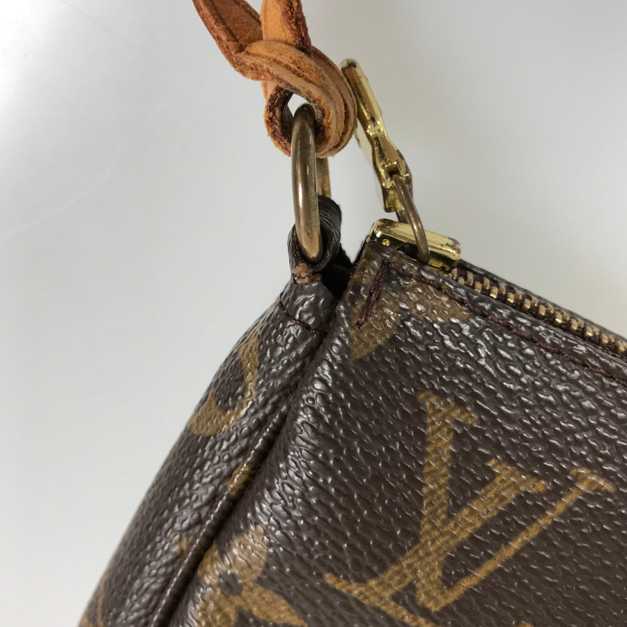 LOUIS VUITTON Monogram Pochette Accessoires M51980 Pouch
