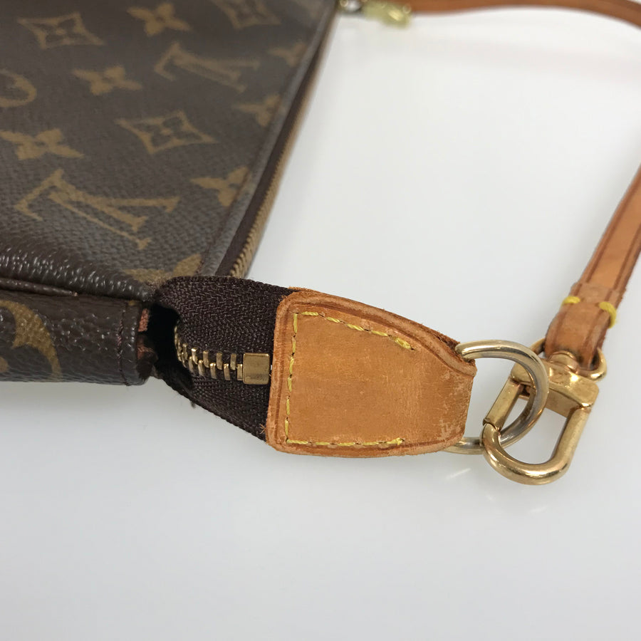 LOUIS VUITTON Monogram Pochette Accessoires M51980 Pouch