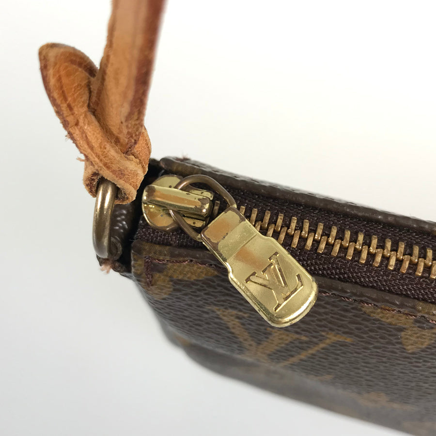LOUIS VUITTON Monogram Pochette Accessoires M51980 Pouch