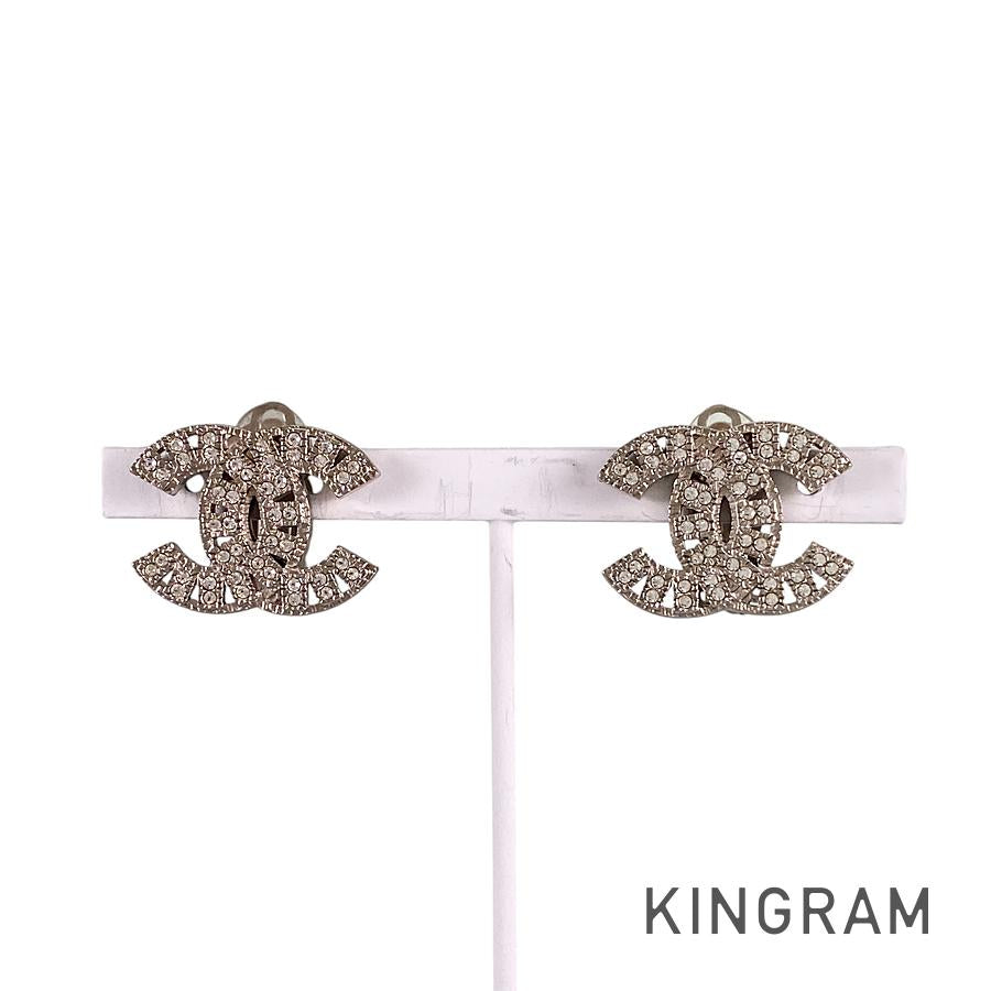 CHANEL Earring