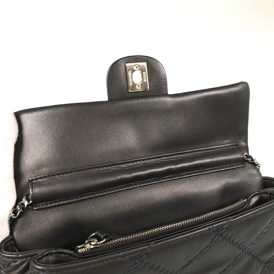 CHANEL ChainShoulder Shoulder bag