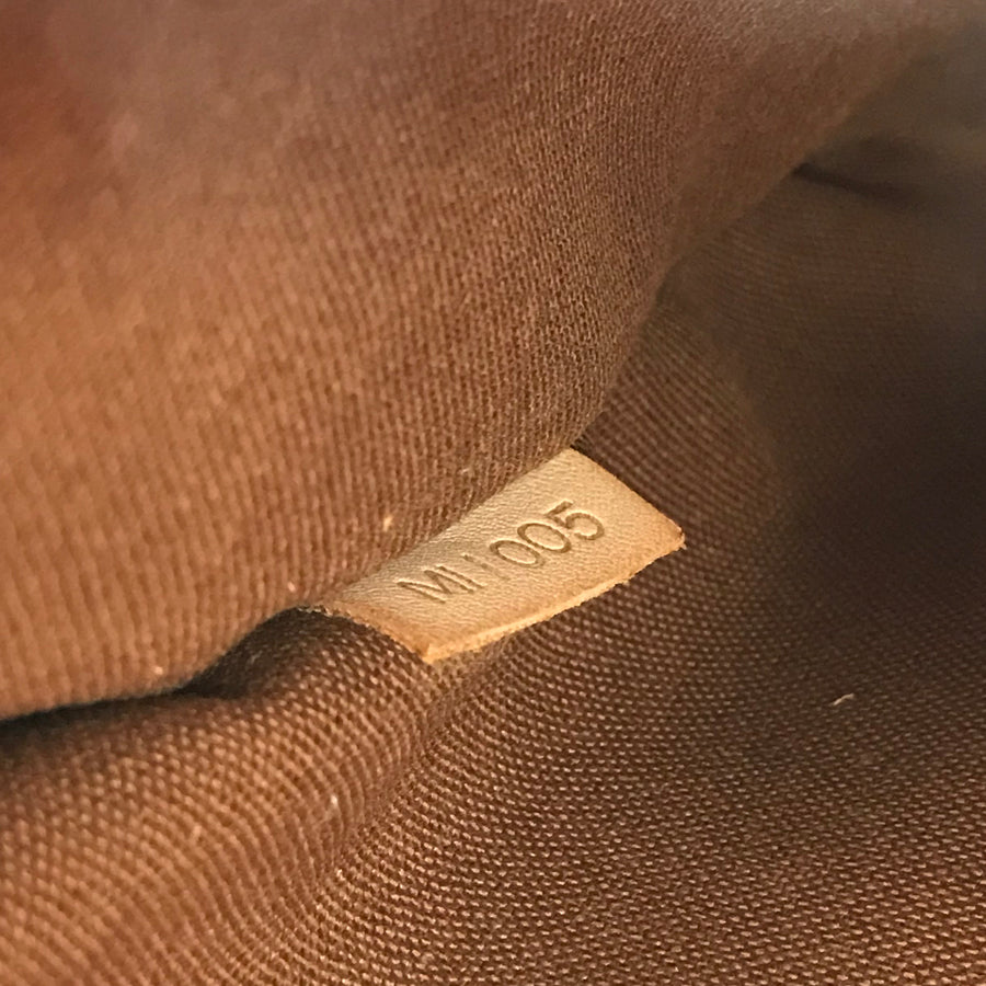 LOUIS VUITTON Monogram Pochette Bosphore M40044 Shoulder bag
