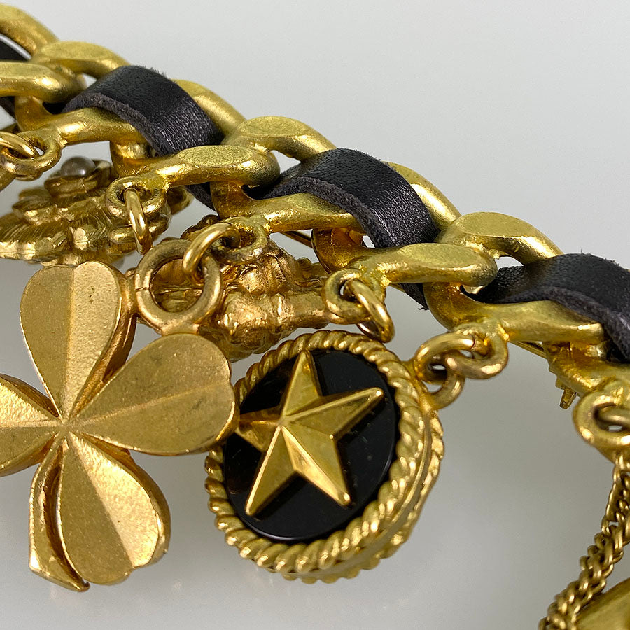 CHANEL Icon swing Brooch