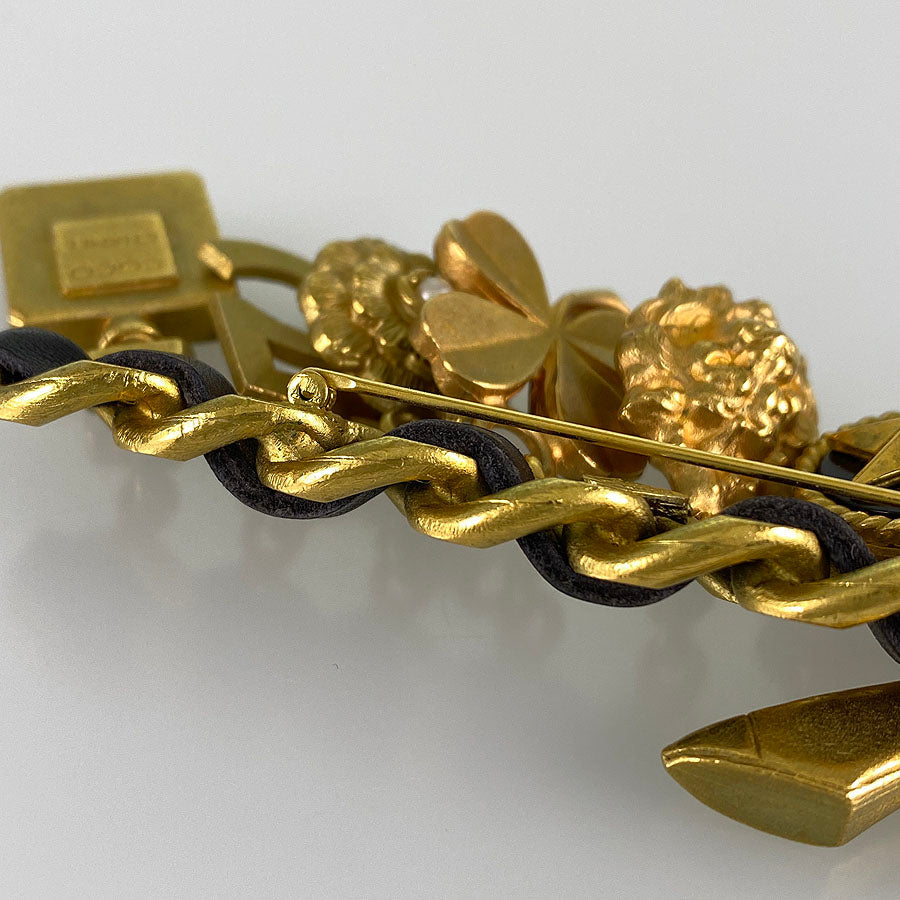 CHANEL Icon swing Brooch