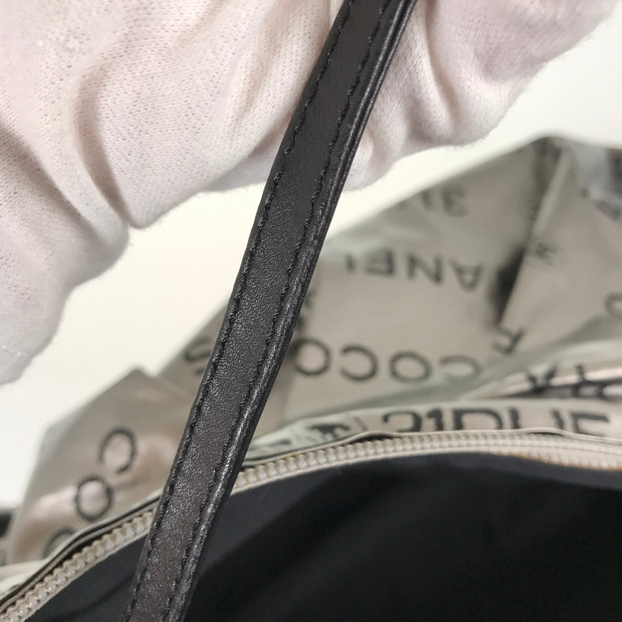 CHANEL Shoulder bag