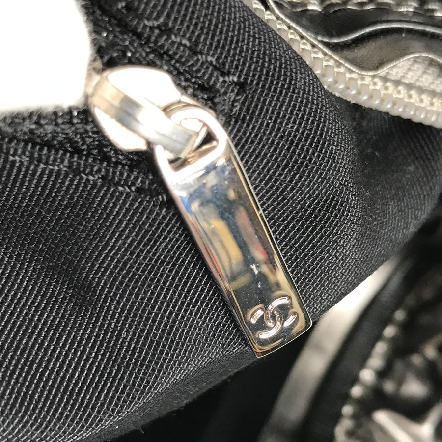 CHANEL Shoulder bag