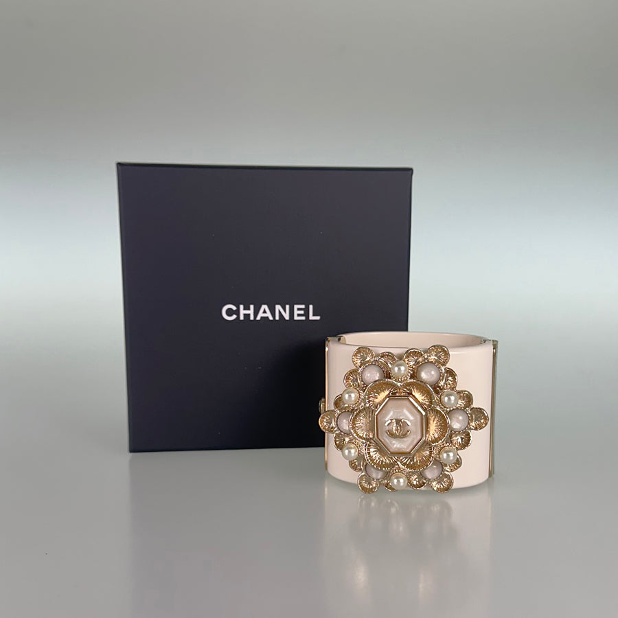 CHANEL Bangle