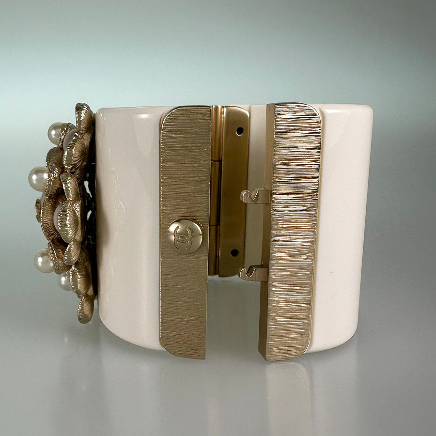 CHANEL Bangle