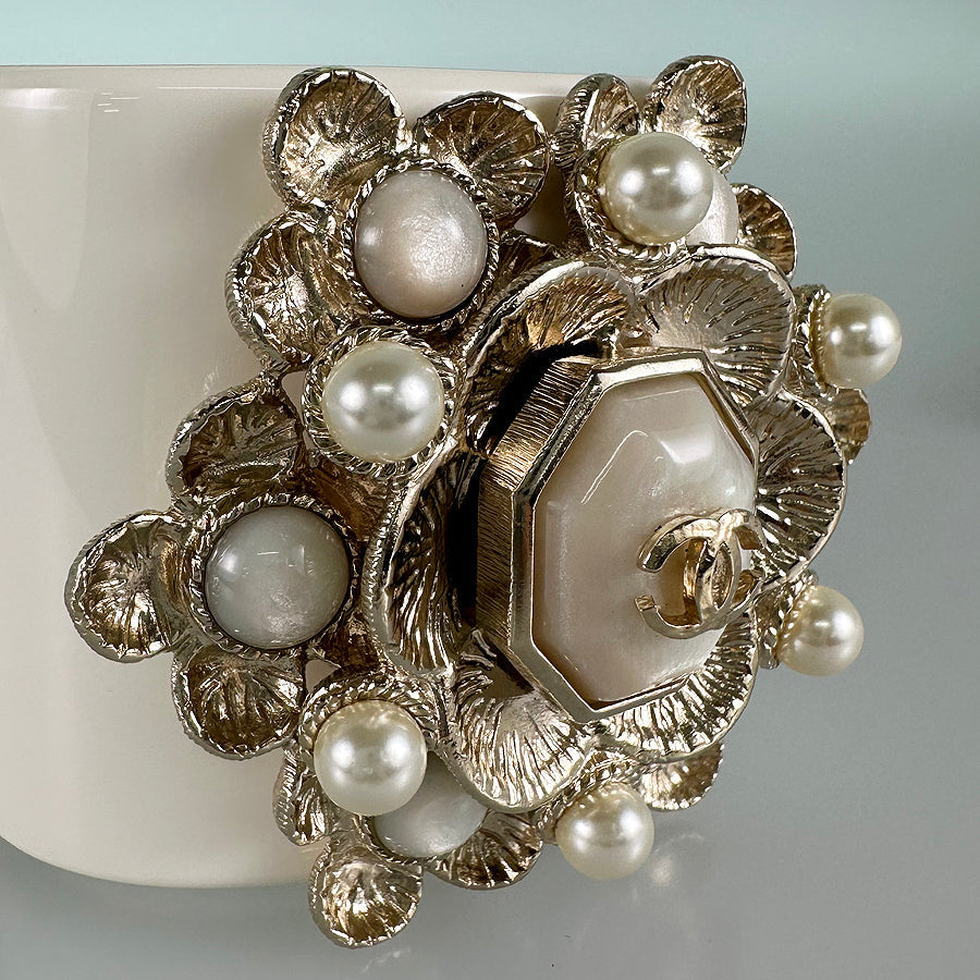 CHANEL Bangle