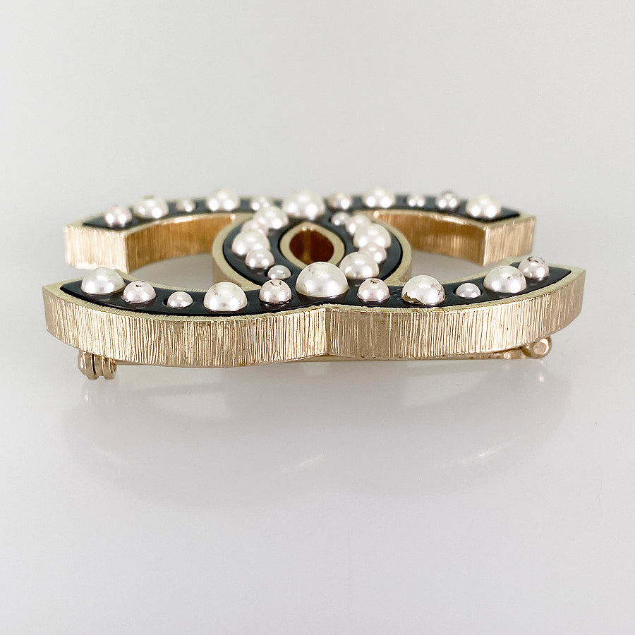 CHANEL Brooch