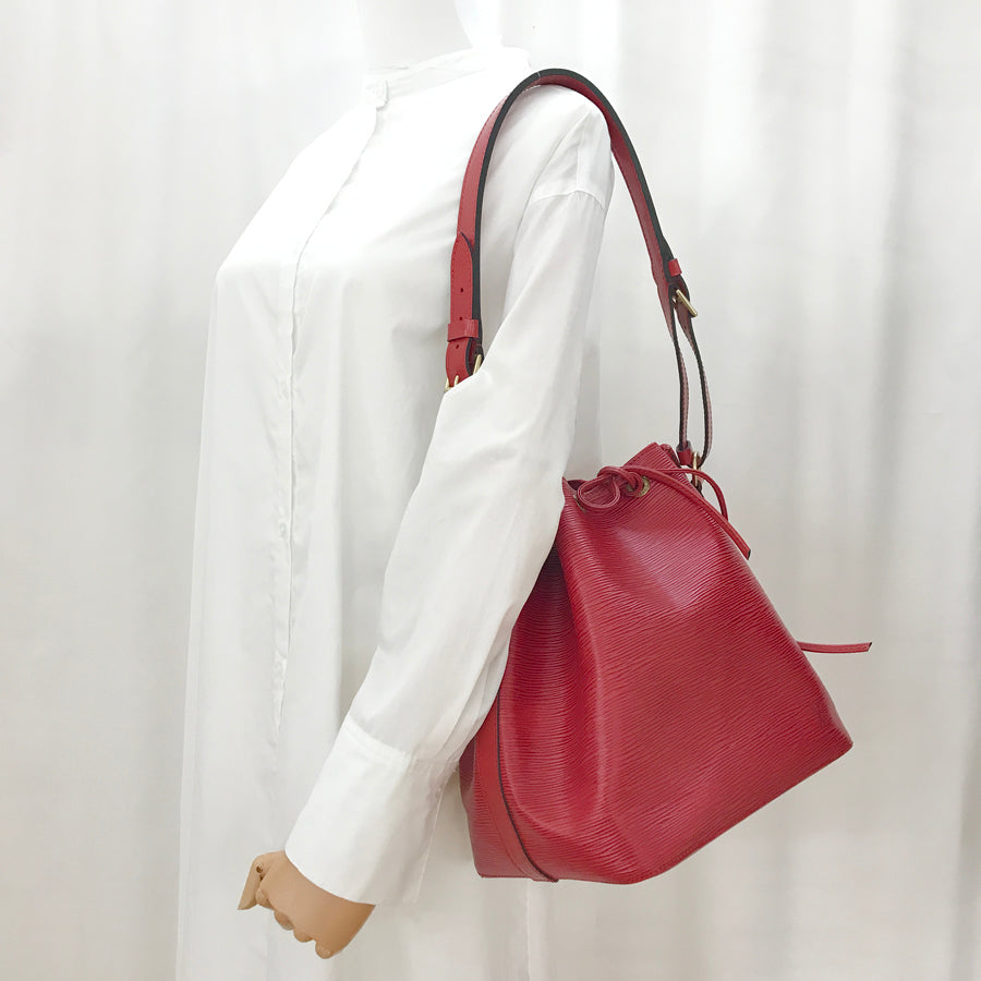 LOUIS VUITTON Epi Petit Noe M44107 Shoulder bag