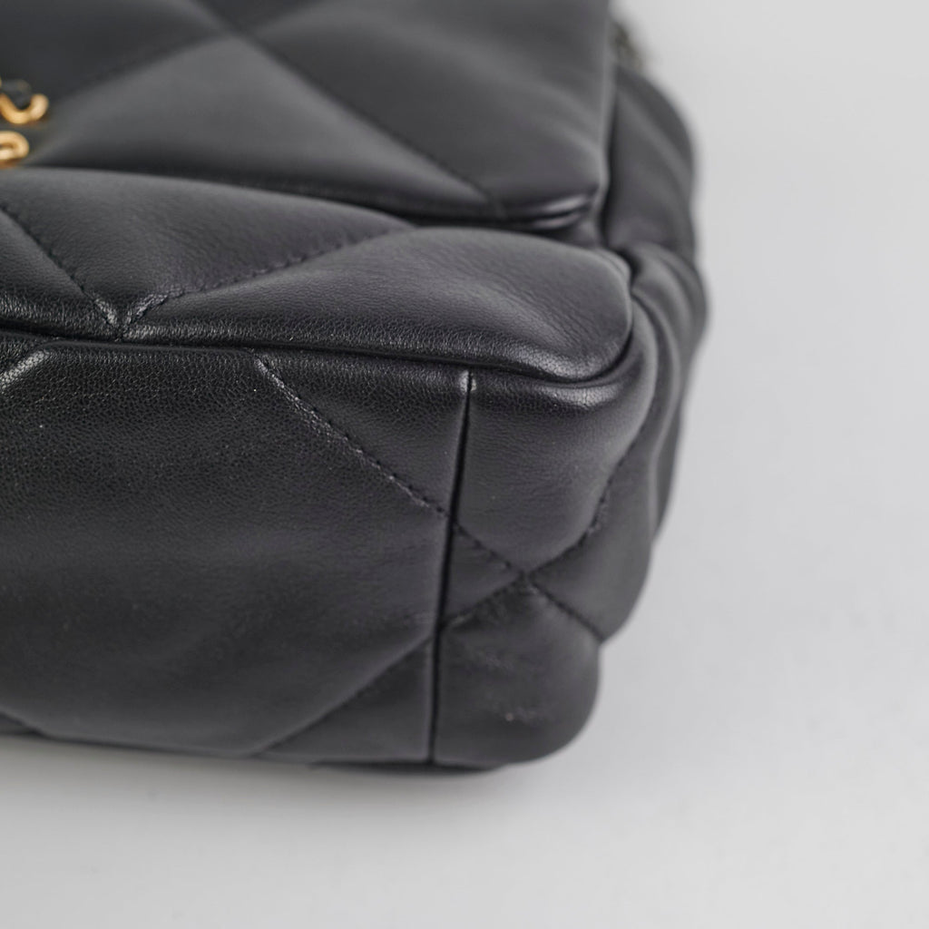 Chanel Small 19 Black (microchip)