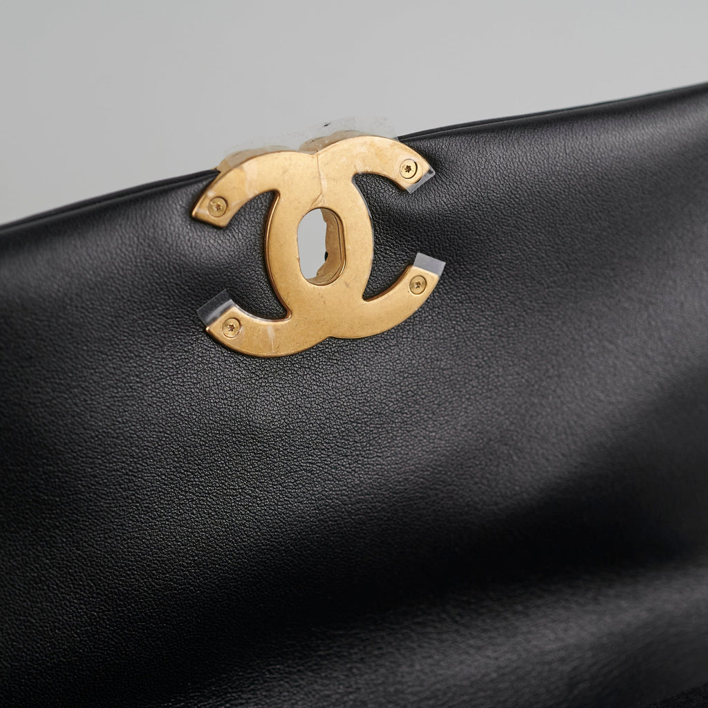 Chanel Small 19 Black (microchip)